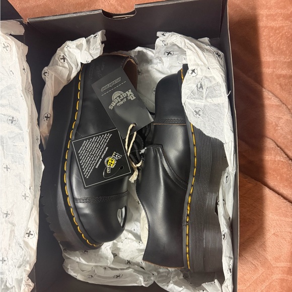 Dr. Martens X MadeMe Oxford’s - Picture 2 of 7